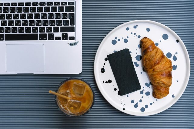 How to work remotely in France without a digital nomad visa